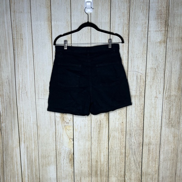 Aritzia Wilfred Free Mercury Short in Black - Picture 3 of 5